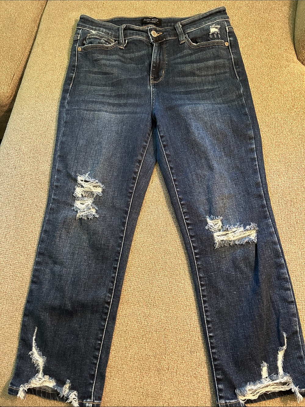 Judy Blue Dark Wash Distressed Straight Leg Cropped Jeans 9/29